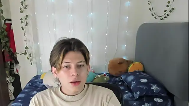 Felix kitty online show from December 5, 2025, 7:12 pm