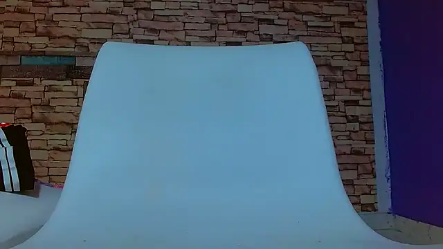 emysquirt online show from December 19, 2025, 2:08 pm