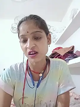Snapshot of Mohnicute chatting on July 15, 2026, 6:48 pm Mohnicute online show from July 15, 2026, 6:48 pm