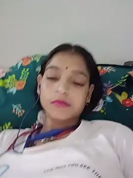 Snapshot of Mohnicute chatting on July 28, 2026, 7:39 pm Mohnicute online show from July 28, 2026, 7:39 pm