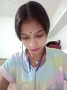 Snapshot of Mohnicute chatting on May 10, 2026, 12:20 pm Mohnicute online show from May 10, 2026, 12:20 pm