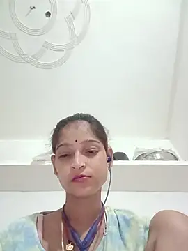 Snapshot of Mohnicute chatting on July 12, 2026, 6:53 pm Mohnicute online show from July 12, 2026, 6:53 pm