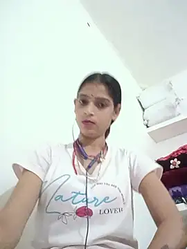 Snapshot of Mohnicute chatting on July 29, 2026, 7:13 pm Mohnicute online show from July 29, 2026, 7:13 pm
