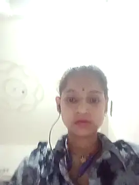 Mohnicute online show from May 2, 2026, 12:16 am