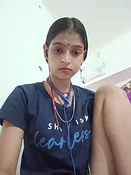 Snapshot of Mohnicute chatting on August 5, 2026, 6:57 pm Mohnicute online show from August 5, 2026, 6:57 pm