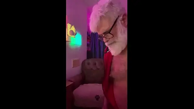 LeatherSdaddy online show from April 15, 2026, 2:06 am