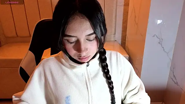 Juliana Tx online show from November 21, 2025, 2:54 am