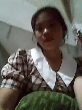 chim-yen online show from December 2, 2025, 1:57 pm