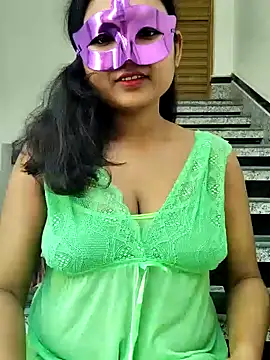 Hot-ruma online show from November 16, 2025, 3:33 am