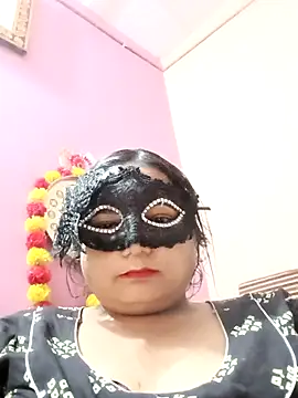 Snapshot of meera_hotty chatting on November 13, 2025, 6:17 am meera hotty online show from November 13, 2025, 6:17 am