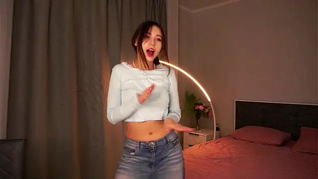 NanceeWestaway online show from November 19, 2025, 3:45 pm