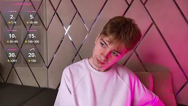 Snapshot of Paul_Holt chatting on November 20, 2025, 8:31 pm Paul Holt online show from November 20, 2025, 8:31 pm