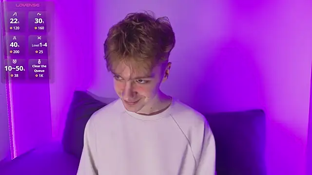 Snapshot of Paul_Holt chatting on November 17, 2025, 8:35 pm Paul Holt online show from November 17, 2025, 8:35 pm