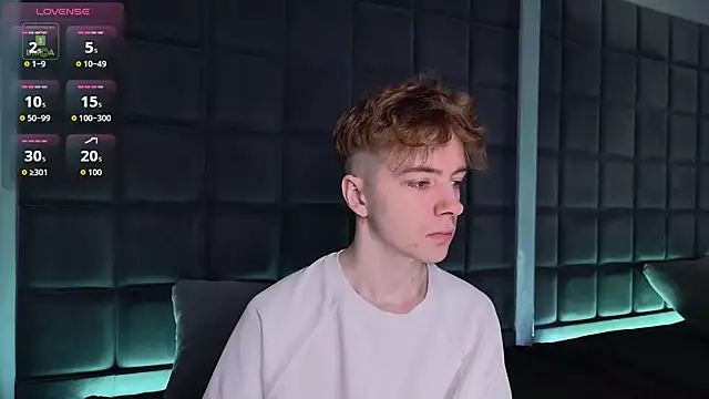 Snapshot of Paul_Holt chatting on December 5, 2025, 8:28 pm Paul Holt online show from December 5, 2025, 8:28 pm