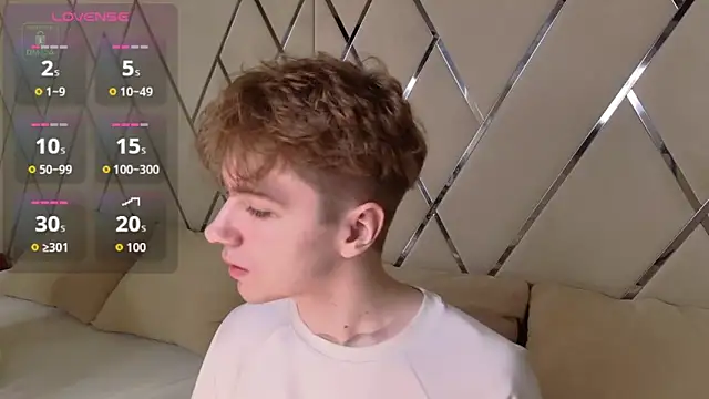 Snapshot of Paul_Holt chatting on December 1, 2025, 8:32 pm Paul Holt online show from December 1, 2025, 8:32 pm