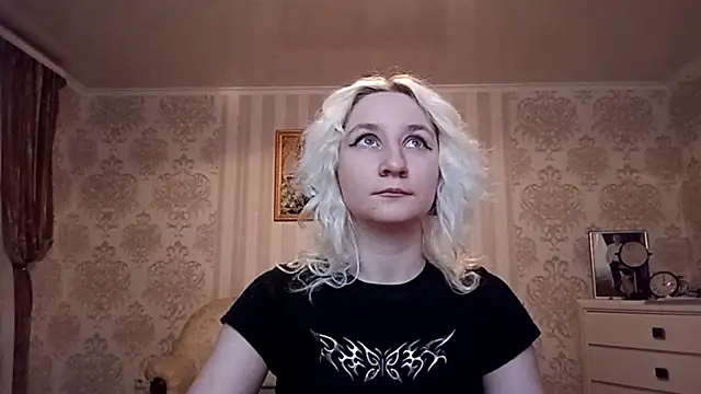 Snapshot of KyokoAck chatting on December 2, 2025, 3:25 pm KyokoAck online show from December 2, 2025, 3:25 pm