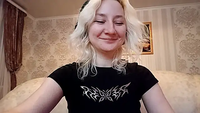 Snapshot of KyokoAck chatting on November 25, 2025, 3:01 pm KyokoAck online show from November 25, 2025, 3:01 pm