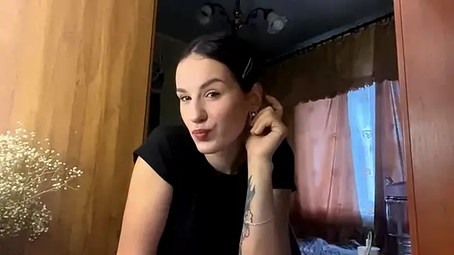 AliciaCapehart online show from November 24, 2025, 6:13 am