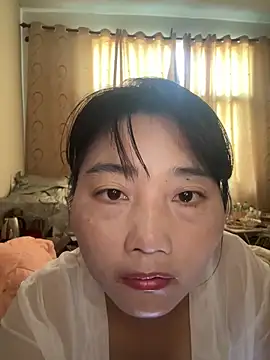 Snapshot of Nuomi6 chatting on November 18, 2025, 7:11 am Nuomi6 online show from November 18, 2025, 7:11 am