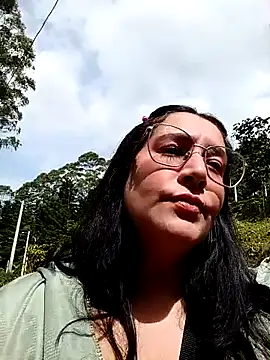 Snapshot of SaloGray8 chatting on February 9, 2026, 3:43 pm SaloGray8 online show from February 9, 2026, 3:43 pm