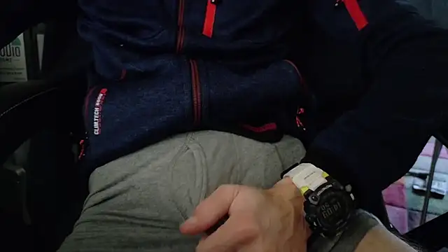 Snapshot of Chrisatmiami chatting on February 12, 2026, 1:11 pm Chrisatmiami online show from February 12, 2026, 1:11 pm