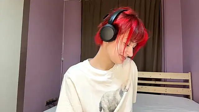 EmilySkyline online show from December 21, 2025, 5:25 pm