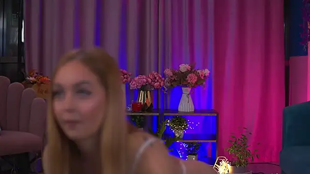 Snapshot of ElyssawetXX chatting on November 19, 2025, 7:14 pm ElyssawetXX online show from November 19, 2025, 7:14 pm