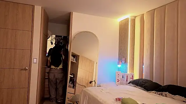 Iamnyxy online show from February 9, 2026, 11:58 pm