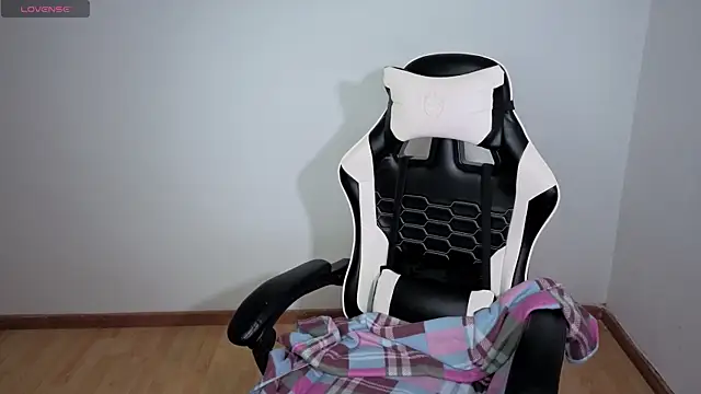 Snapshot of Melody_Ghot chatting on March 2, 2026, 1:07 pm Melody Ghot online show from March 2, 2026, 1:07 pm