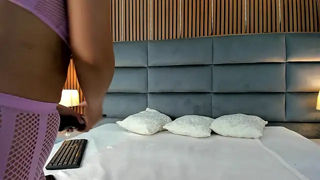 Snapshot of Lucy_Vegas chatting on February 2, 2026, 1:10 pm Lucy Vegas online show from February 2, 2026, 1:10 pm