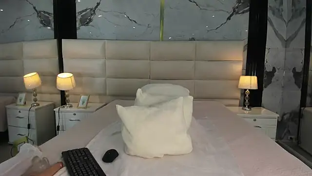 Snapshot of Lucy_Vegas chatting on February 12, 2026, 1:55 pm Lucy Vegas online show from February 12, 2026, 1:55 pm