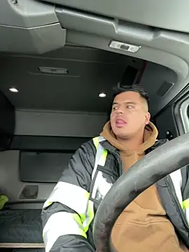 crisva2714 online show from November 11, 2025, 5:52 pm