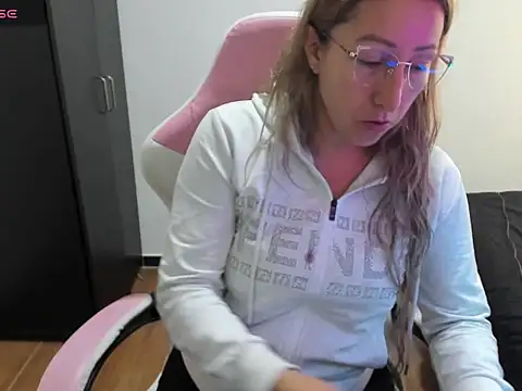 chrystal sl852 online show from April 15, 2026, 1:59 pm