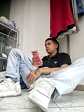 Snapshot of Chris____Col chatting on December 2, 2025, 4:41 pm Chris Col online show from December 2, 2025, 4:41 pm