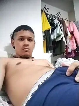 Snapshot of Chris____Col chatting on November 30, 2025, 4:13 am Chris Col online show from November 30, 2025, 4:13 am