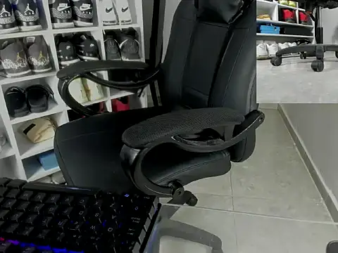 master leather online show from January 8, 2026, 1:55 am