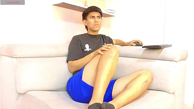 Lily y Finn online show from December 4, 2025, 11:37 pm