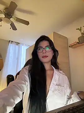 Cristal Cerati  online show from May 29, 2026, 10:27 pm