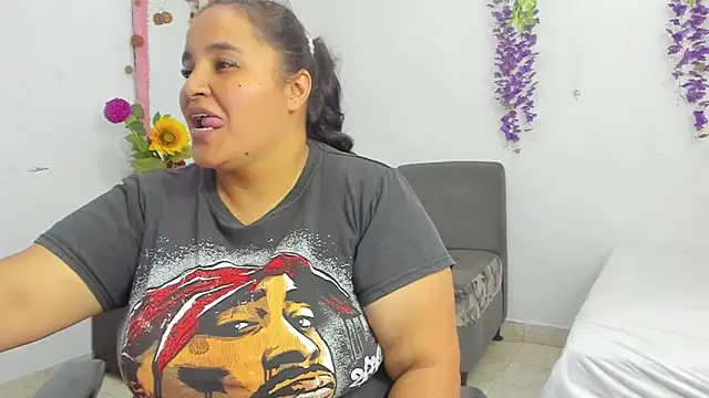 Snapshot of _1Zoey chatting on February 20, 2026, 12:51 am 1Zoey online show from February 20, 2026, 12:51 am