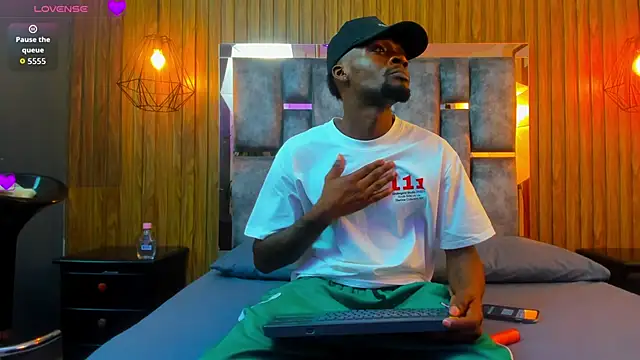 Ethan  OPry online show from December 19, 2025, 8:00 pm