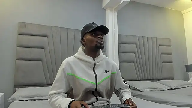 Ethan  OPry online show from December 18, 2025, 4:17 am