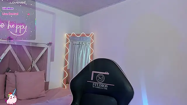 ISABELA TAY online show from December 5, 2025, 11:42 am