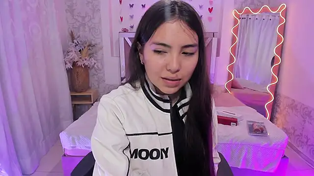 ISABELA TAY online show from March 31, 2026, 11:45 am