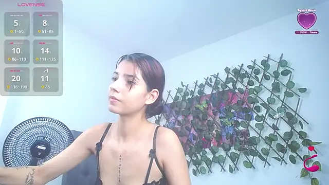 Nyra naomi online show from November 28, 2025, 3:17 am