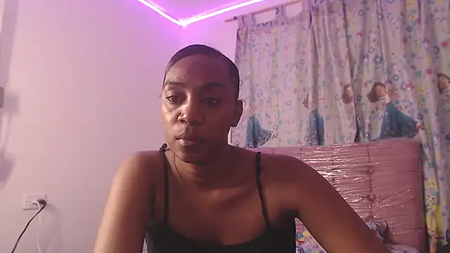 AishaOwens online show from December 15, 2025, 7:52 pm