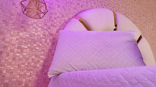 Caroline palmerr online show from April 14, 2026, 3:11 am