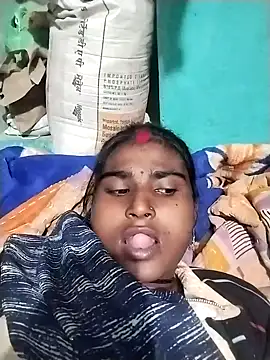 Snapshot of Big_Lovexx chatting on February 20, 2026, 6:32 pm Big Lovexx online show from February 20, 2026, 6:32 pm