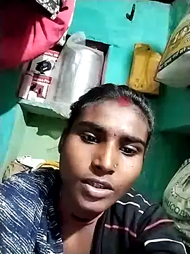 Snapshot of Big_Lovexx chatting on February 4, 2026, 3:40 pm Big Lovexx online show from February 4, 2026, 3:40 pm