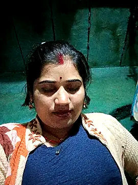 Snapshot of Hot_kamla chatting on February 4, 2026, 8:15 pm Hot kamla online show from February 4, 2026, 8:15 pm