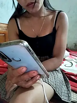 gugu0022 online show from April 13, 2026, 12:25 am